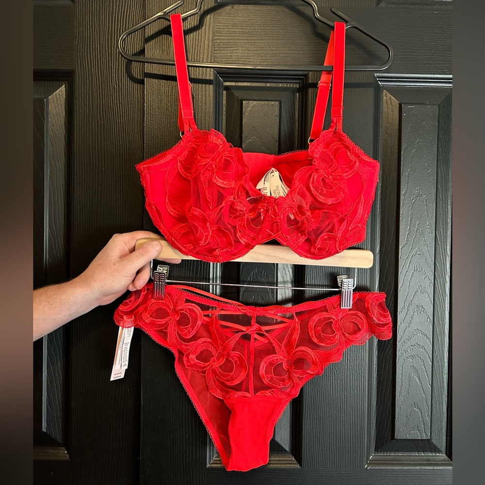 Victorias Secret - Tied with a Bow Unlined Bra and Panty Set